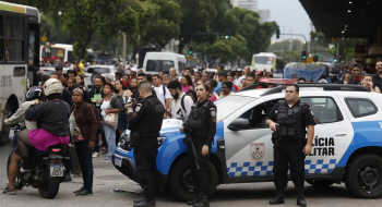 Operação no Rio contra facções criminosas registra 64 mortes